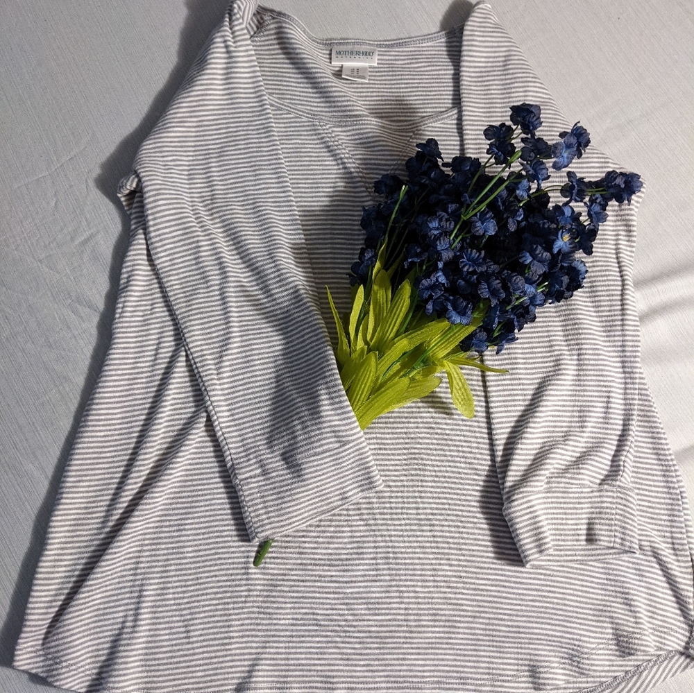 Motherhood maternity top!